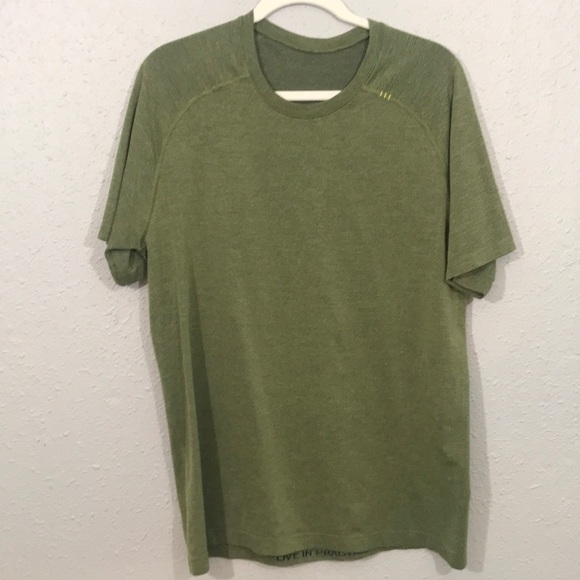 Lululemon Athletica Static Stripe Green Short Sleeve T-Shirt size L - Picture 1 of 9
